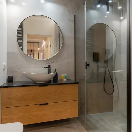 Wichrowa Deluxe By Bookinghost Vratislav