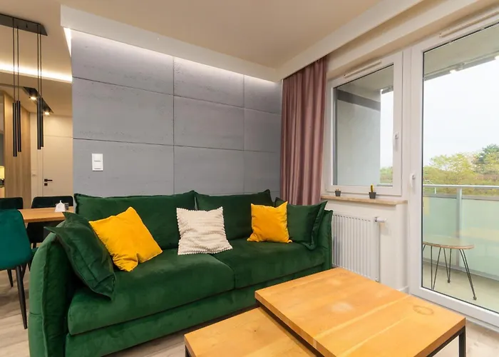 Wichrowa Deluxe By Bookinghost * فروتسواف